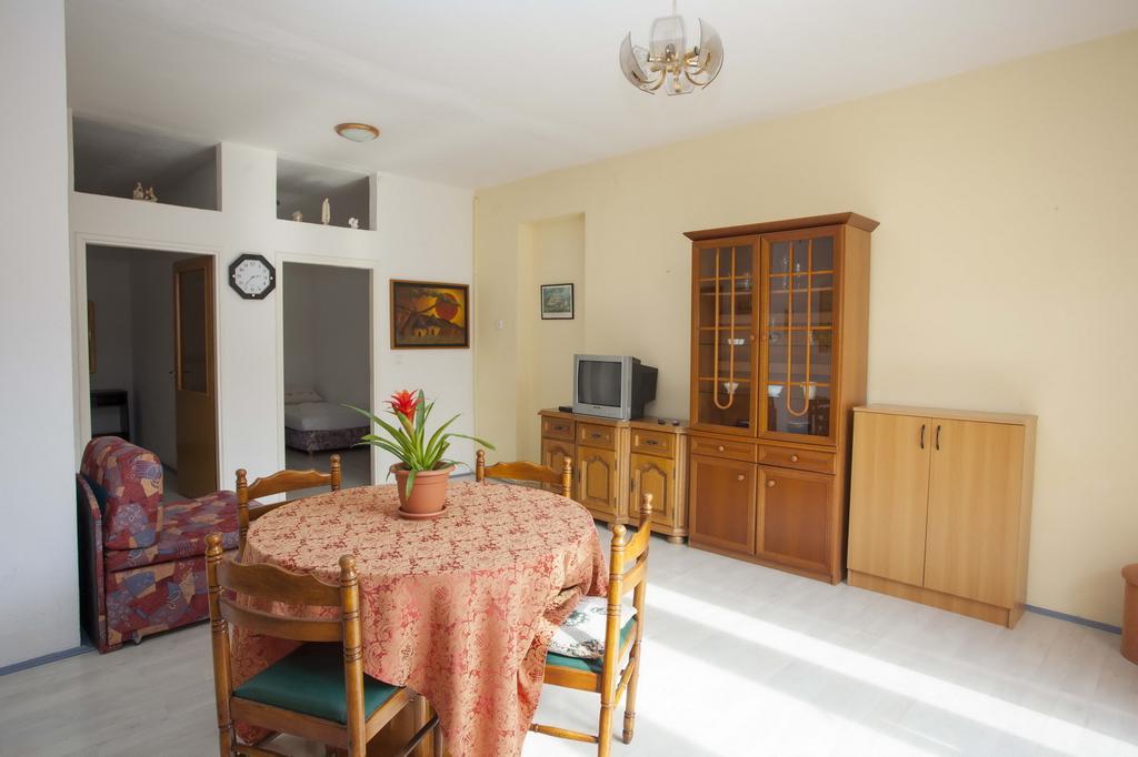 Apartments Dino Makarska Esterno foto