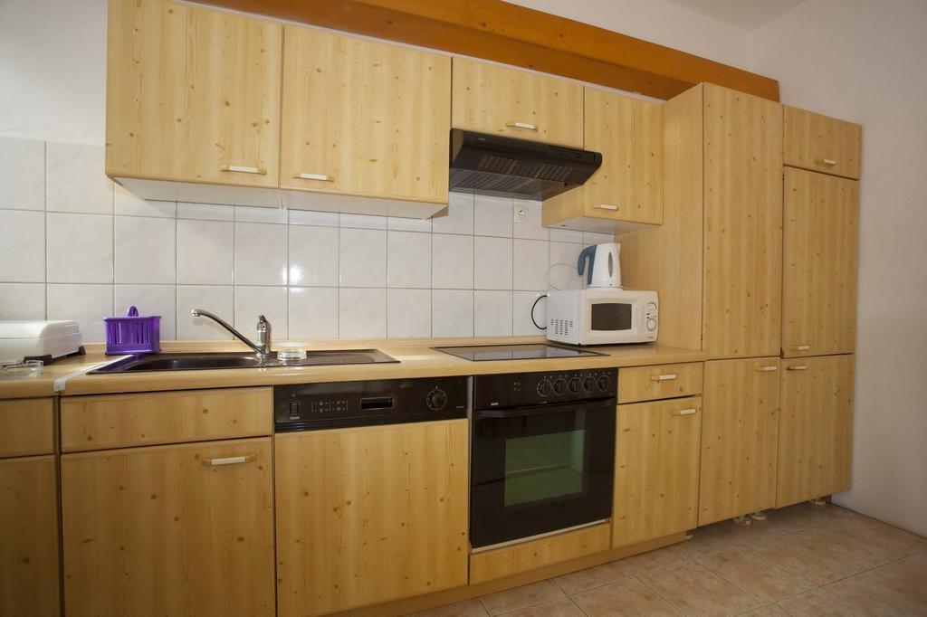 Apartments Dino Makarska Esterno foto