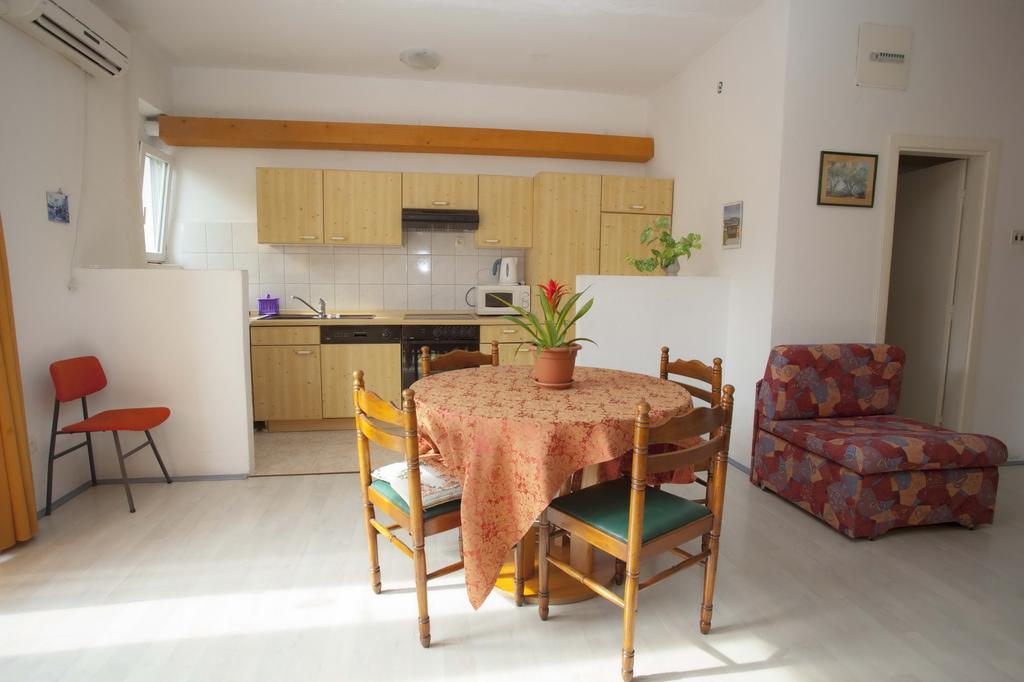 Apartments Dino Makarska Esterno foto